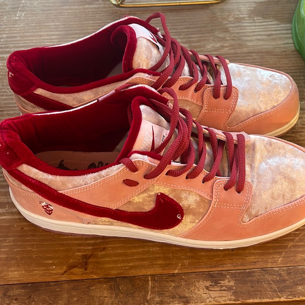 Nike dunks strange love